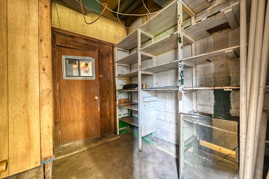 More Photos Of 74 Route 133, Winthrop Flex For Sale