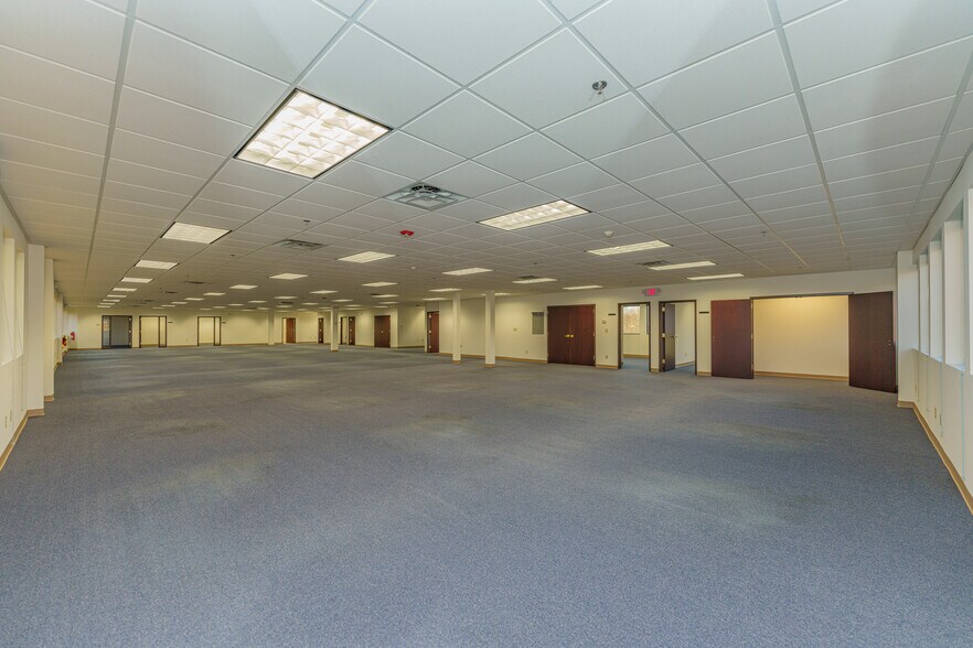 More Photos Of 10 Maxwell Dr, Clifton Park Medical For Lease