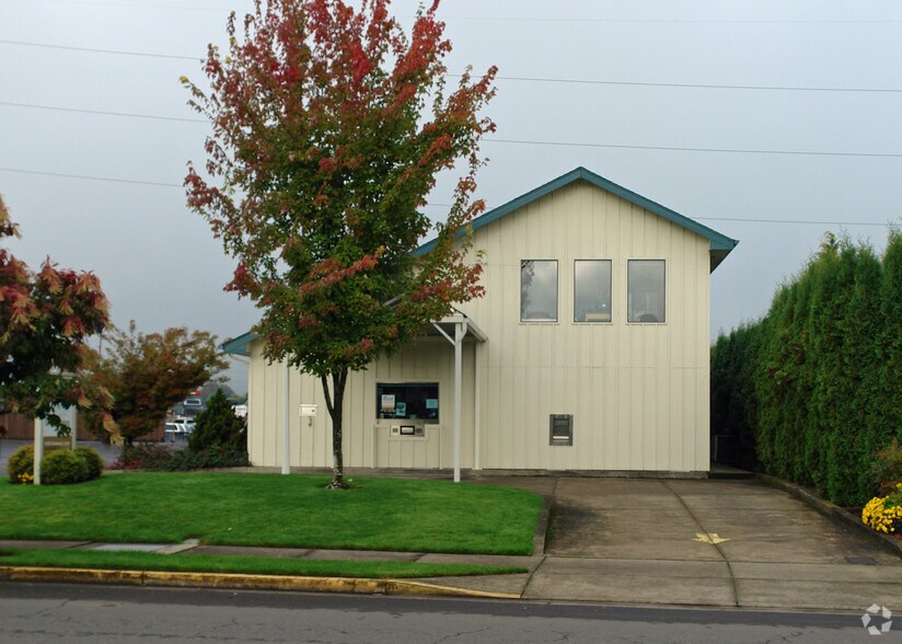 More Photos Of 3028-3030 Gateway Loop, Springfield Bank For Lease