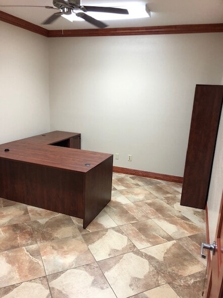 More Photos Of 3814 Acushnet Dr, Corpus Christi Light Manufacturing For Lease