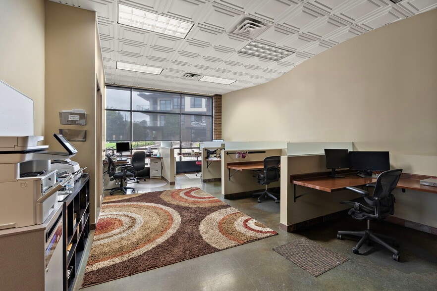More Photos Of 4100 Shoreline Dr, Spring Park Apartments For Sale
