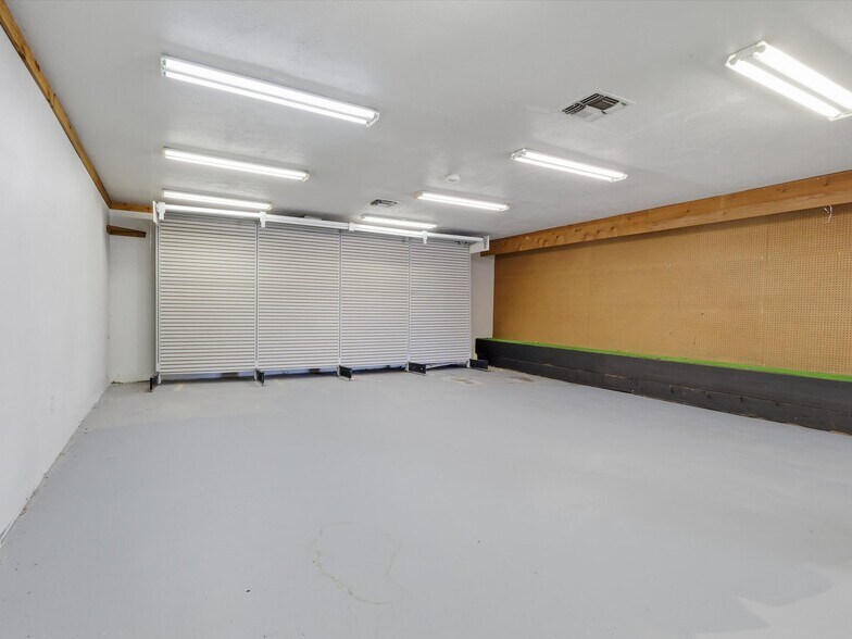 More Photos Of 4208 Benbrook Hwy, Fort Worth Office For Sale