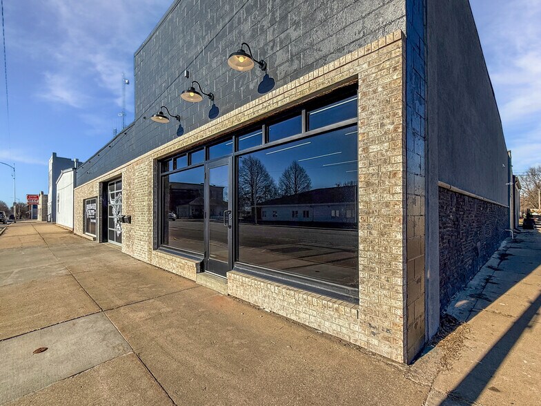 More Photos Of 901 W Mamie Eisenhower Ave, Boone Auto Repair For Sale
