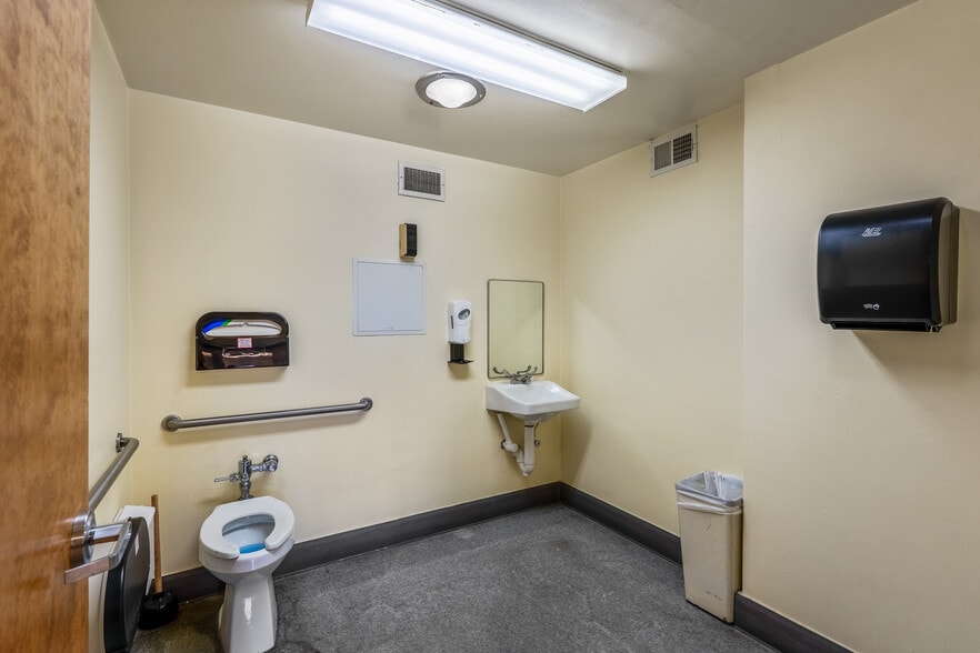 More Photos Of 142 W Palace Ave, Santa Fe Office Residential For Sale