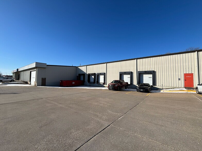 More Photos Of 2150 Milton ave, Des Moines Industrial For Sale