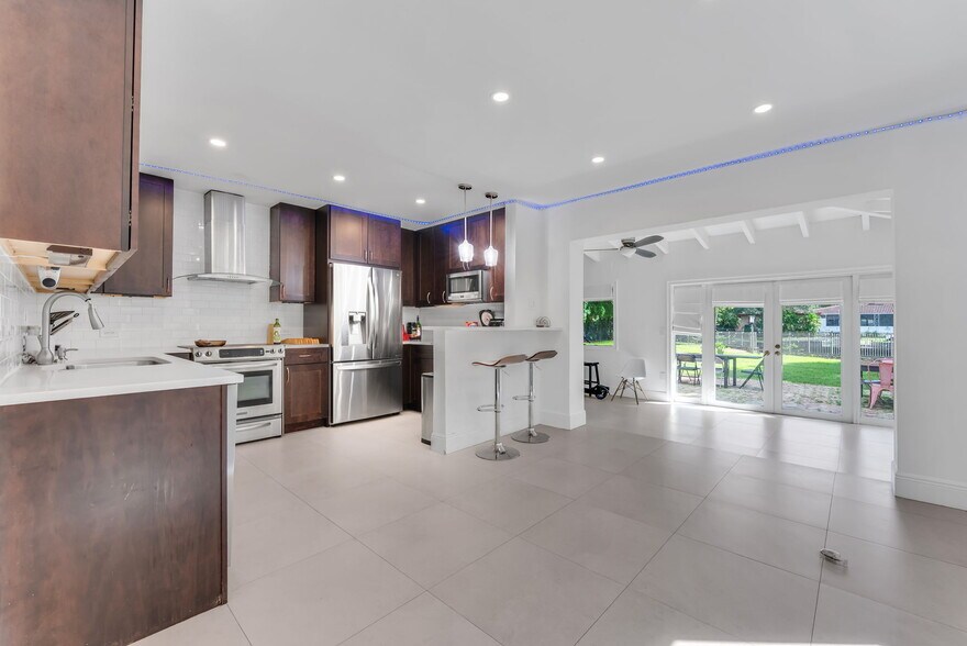 More Photos Of 4801 University Dr, Coral Gables Apartments For Sale