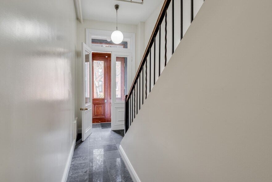 More Photos Of 434 Clermont Ave, Brooklyn Apartments For Sale