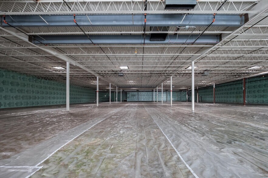 More Photos Of 32070 Gratiot Ave, Roseville Freestanding For Lease