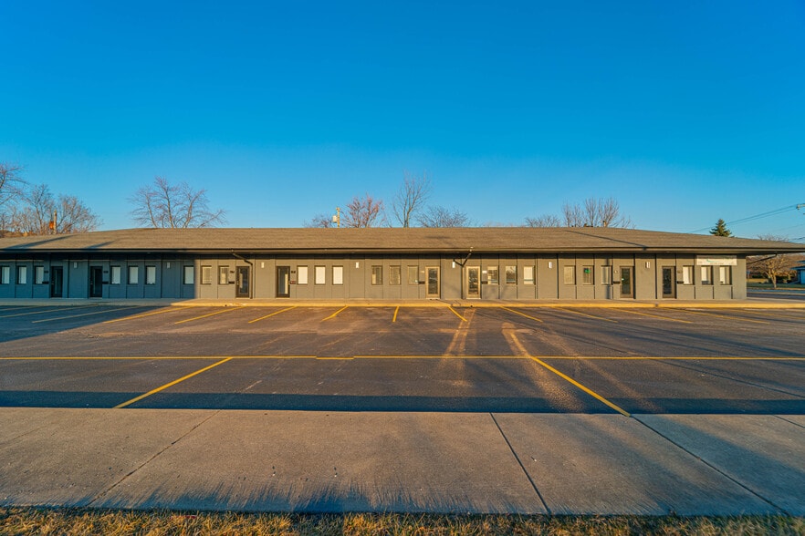 More Photos Of 8031-8045 Euclid Ave, Munster Storefront Retail Office For Lease