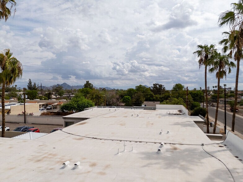 More Photos Of 2432 W Turney Ave, Phoenix Shelter For Sale
