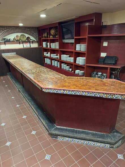 More Photos Of 737-739 N La Salle Dr, Chicago Storefront Retail Office For Lease