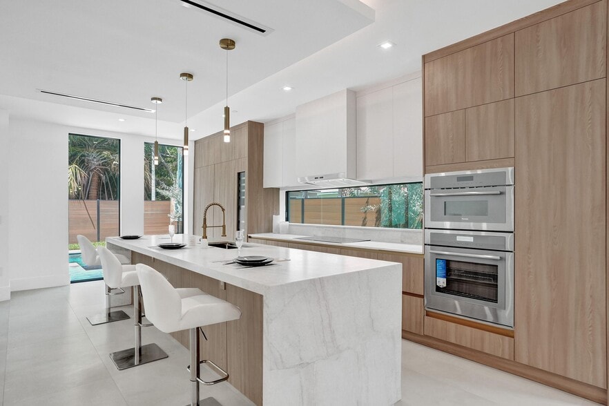 More Photos Of 1821-1825 NE 26th Ave, Fort Lauderdale Apartments For Sale