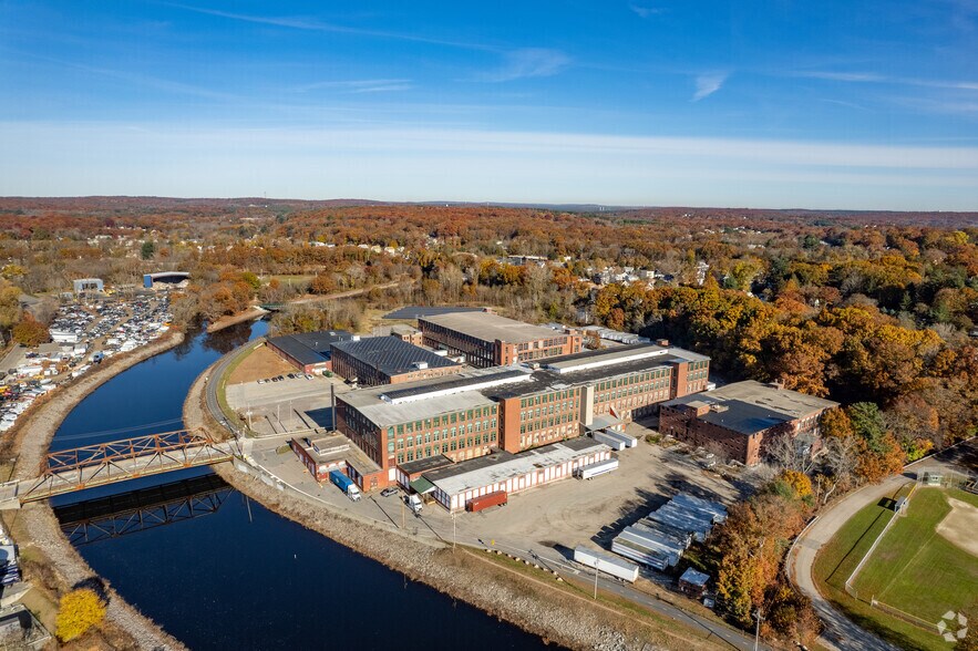 More Photos Of 159 Singleton St, Woonsocket Manufacturing For Lease