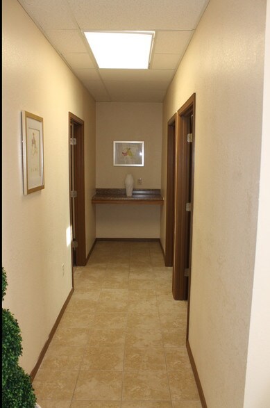 More Photos Of 3012 Mountain Pass Blvd, Anthony Office For Lease