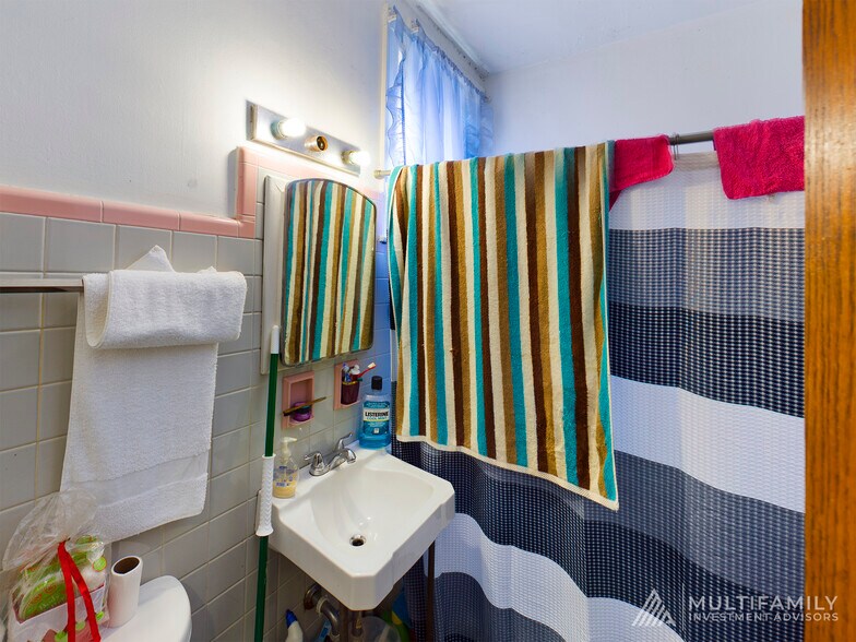More Photos Of 1601 W Garfield Blvd, Chicago Apartments For Sale