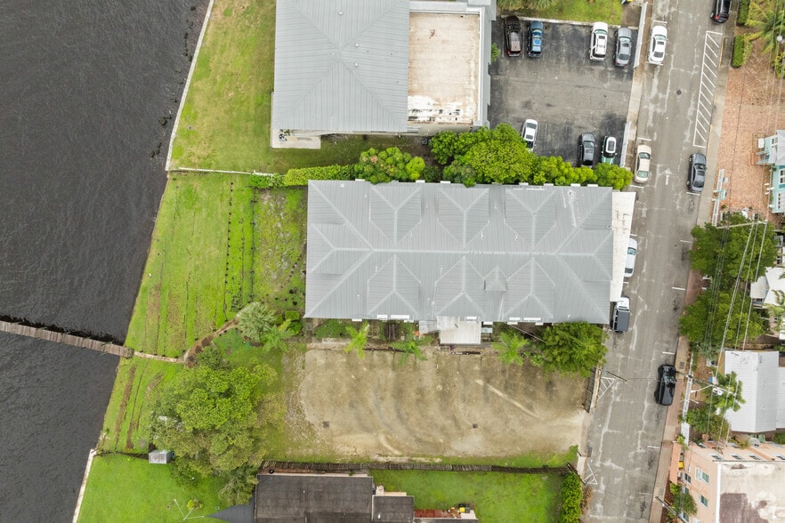 More Photos Of 15 SE Seminole St, Stuart Multifamily For Sale