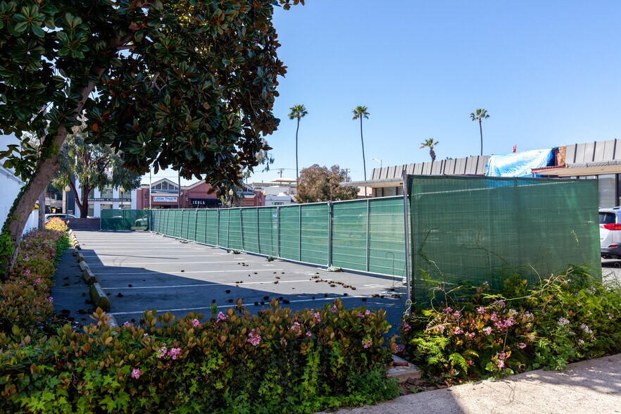 More Photos Of 7733 Girard Ave, La Jolla Land For Sale