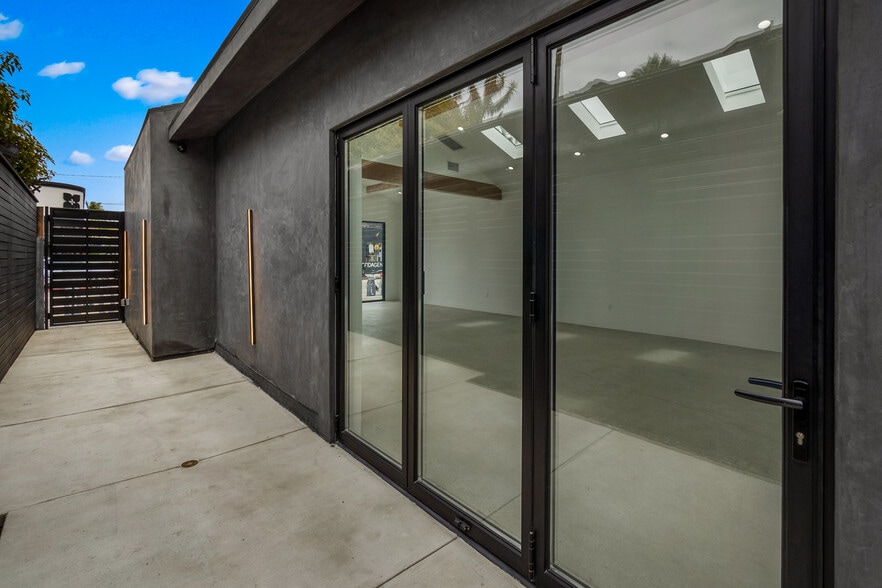 More Photos Of 1222 Abbot Kinney, Venice Storefront For Lease