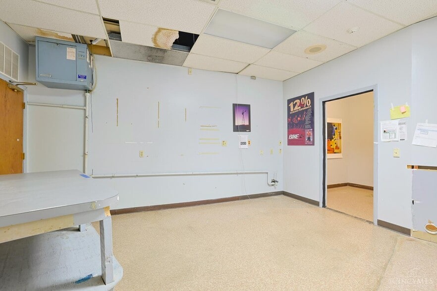 More Photos Of 2108 Central Pky, Cincinnati Loft Creative Space For Sale