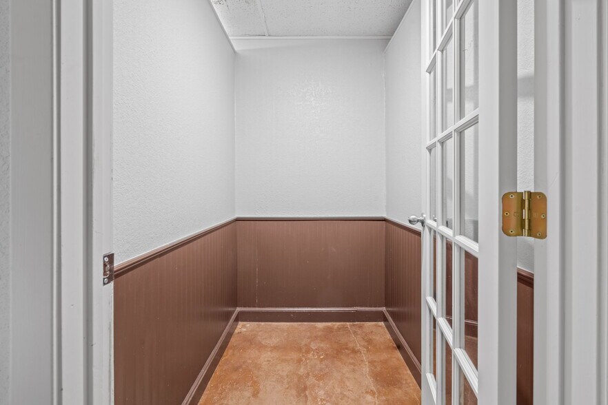 More Photos Of 5620 Rowlett Rd, Rowlett General Retail For Sale