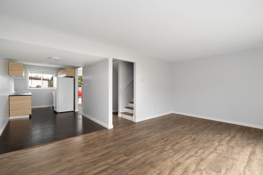 More Photos Of 470 Dogwood St, Campbell River Apartments For Sale