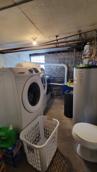 More Photos Of 522 Main St, Rockwood Specialty For Sale