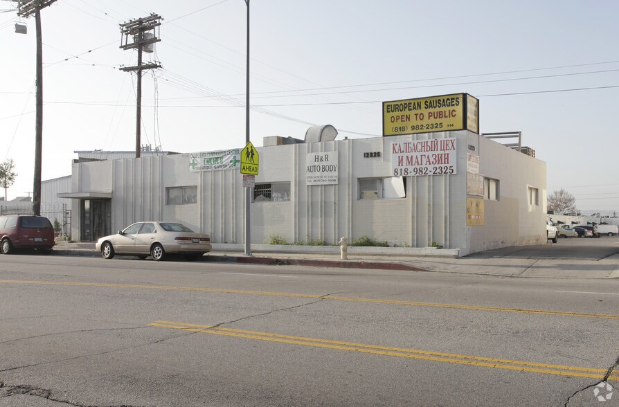 More Photos Of 12926 Saticoy St, North Hollywood Warehouse For Lease