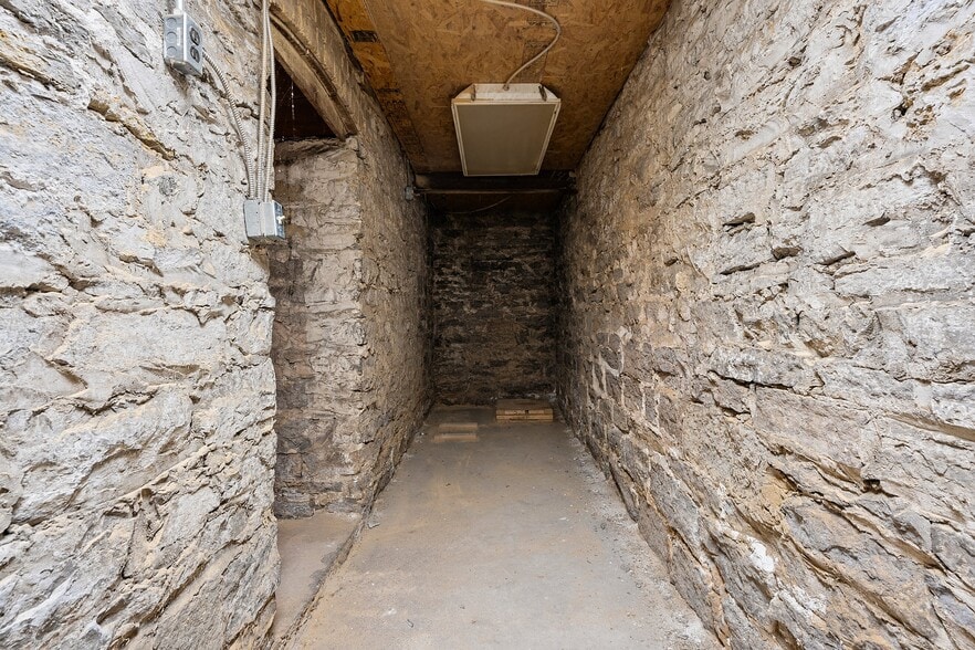 More Photos Of 408 Dousman St, Green Bay Storefront Retail Residential For Sale