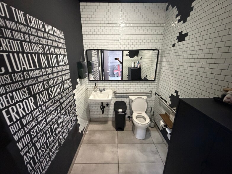 More Photos Of 14911 SW 137th St, Miami Warehouse For Sale