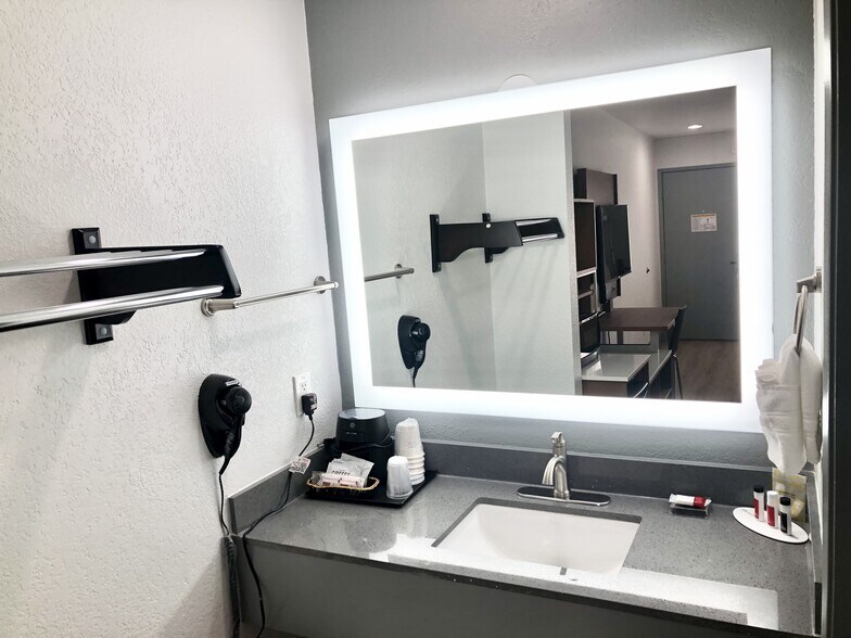 More Photos Of 888 S Main St, Fort Bragg Hotel For Sale