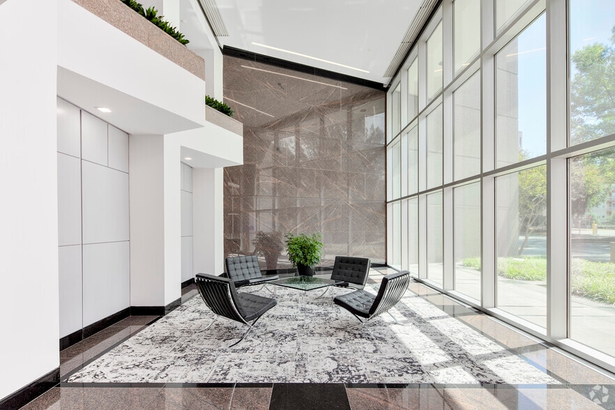 More Photos Of 13755 Sunrise Valley Dr, Herndon Office For Lease