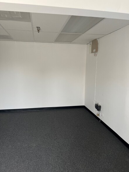 More Photos Of 9000 Arlington Ave, Riverside Manufacturing For Lease