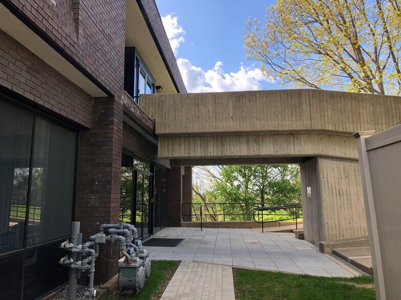 More Photos Of 503 Grasslands Rd, Valhalla Office For Lease