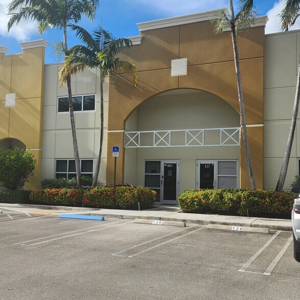 More Photos Of 11231 NW 20th St, Miami Warehouse For Lease