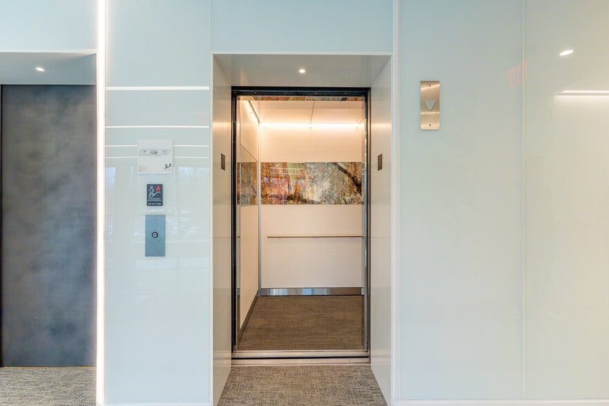 More Photos Of 426 W Lancaster Ave, Devon Office For Lease