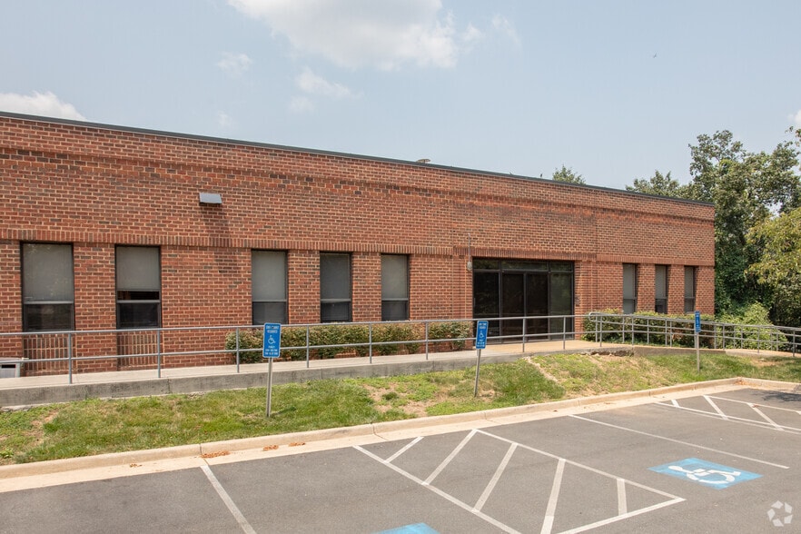 More Photos Of 2730 Prosperity Ave, Merrifield Flex For Lease