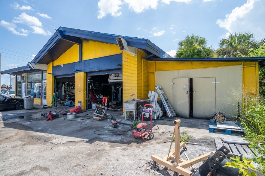 More Photos Of 5507 E Colonial Dr, Orlando Auto Repair For Sale