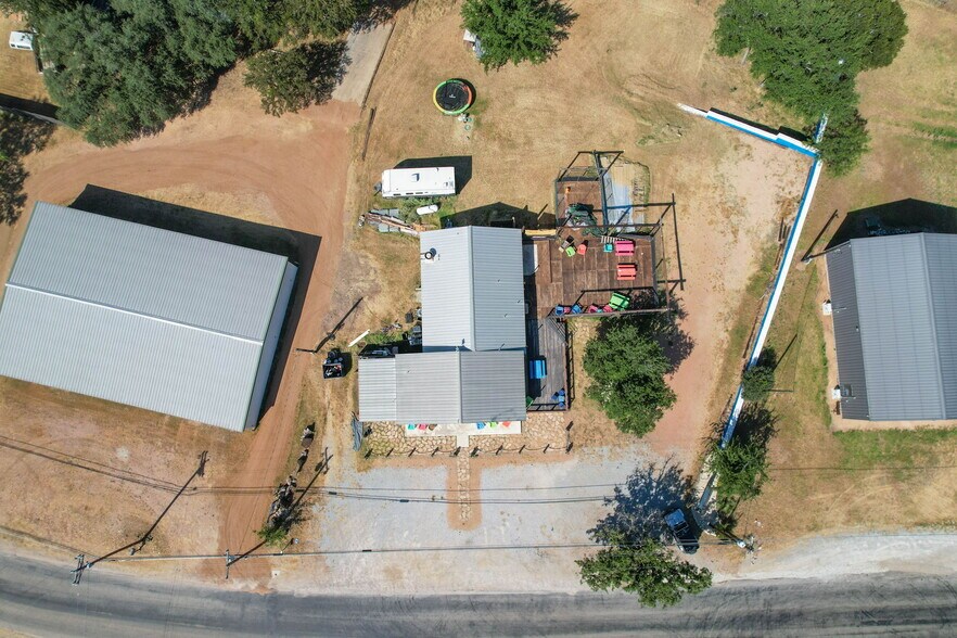 More Photos Of 106 Sunrise Dr, Sunrise Beach Restaurant For Sale
