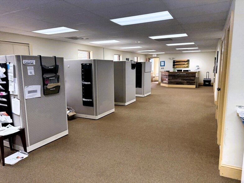 More Photos Of 7905 Airpark Rd, Gaithersburg Light Distribution For Lease