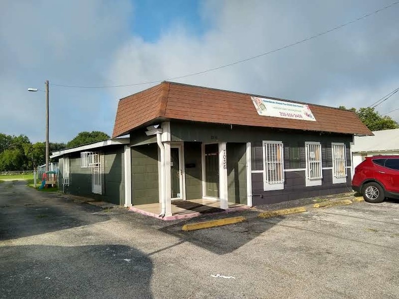 Primary Photo Of 7036 US Highway 87, San Antonio General Retail For Lease