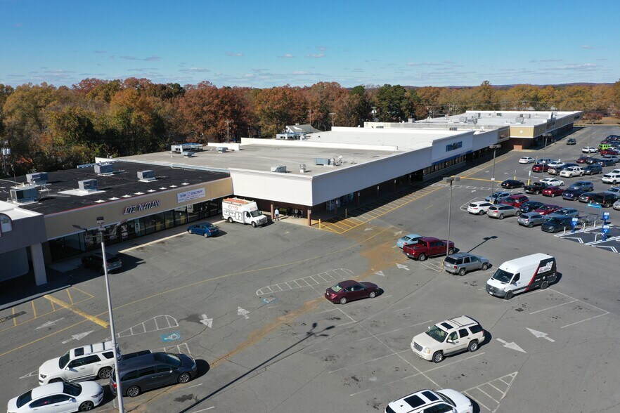 More Photos Of 823-841 Nc 24 27 Byp E, Albemarle Department Store For Lease