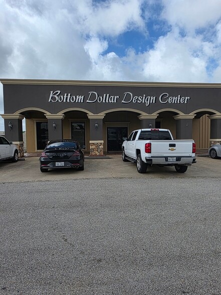 More Photos Of 1915 N Brazosport, Freeport Service For Sale