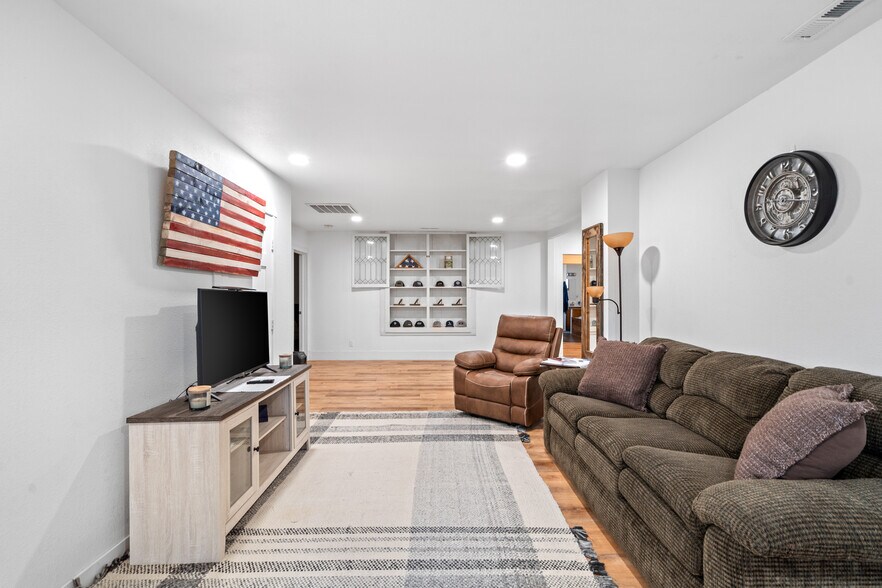 More Photos Of 105 Arcade, Lexington Apartments For Sale
