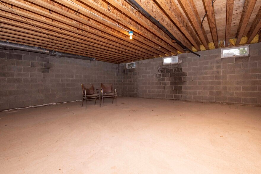 More Photos Of 17-19 S Main St, Manville Loft Creative Space For Lease