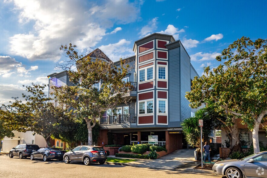 More Photos Of 1448 15th St, Santa Monica Office For Sale