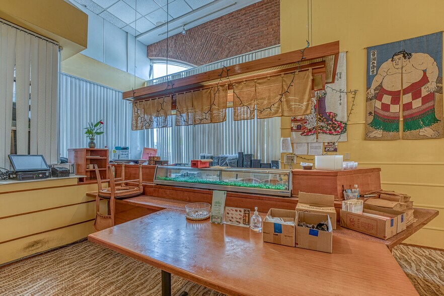 More Photos Of 45 Hanover St, Lebanon Restaurant For Lease