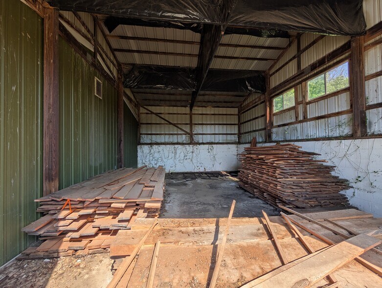 More Photos Of 707 Jewell Rd, Wilmore Warehouse For Sale