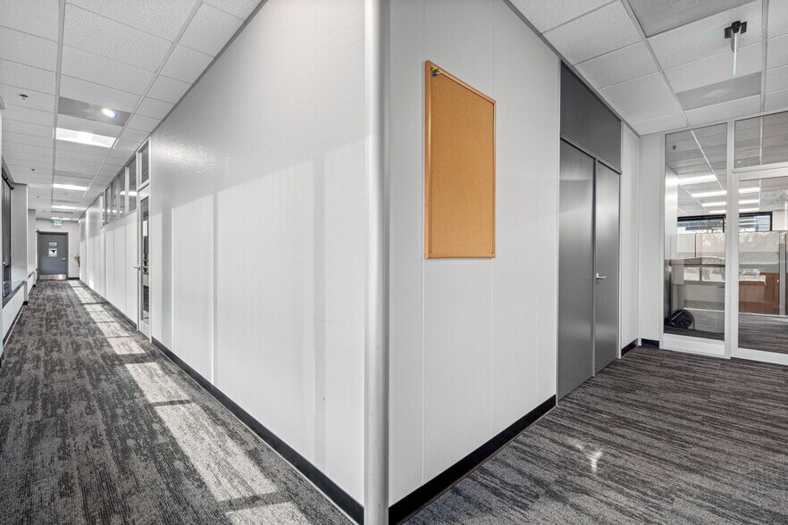 More Photos Of 6801 E Hillsborough Ave, Tampa Office Residential For Lease