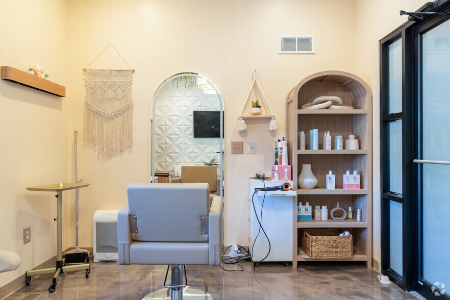 More Photos Of 7185 Manchester Rd, Maplewood Storefront Retail Residential For Sale