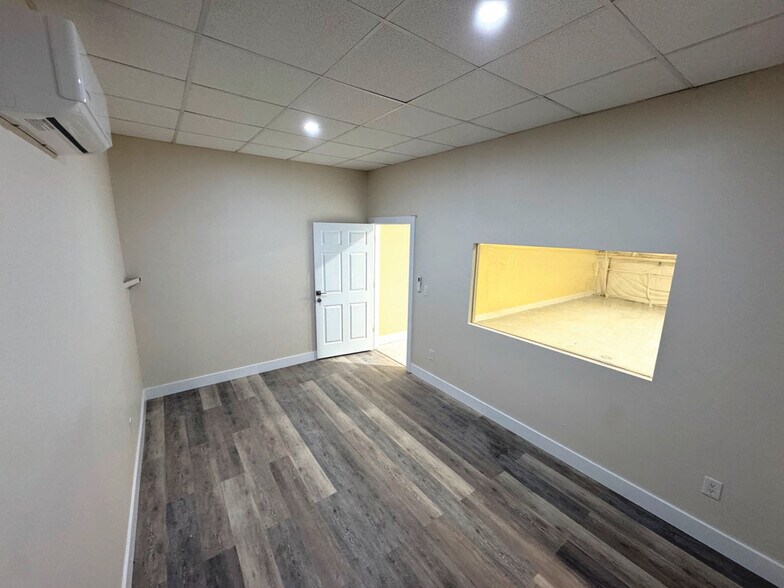 More Photos Of 11120 S Cleveland Ave, Fort Myers Freestanding For Lease